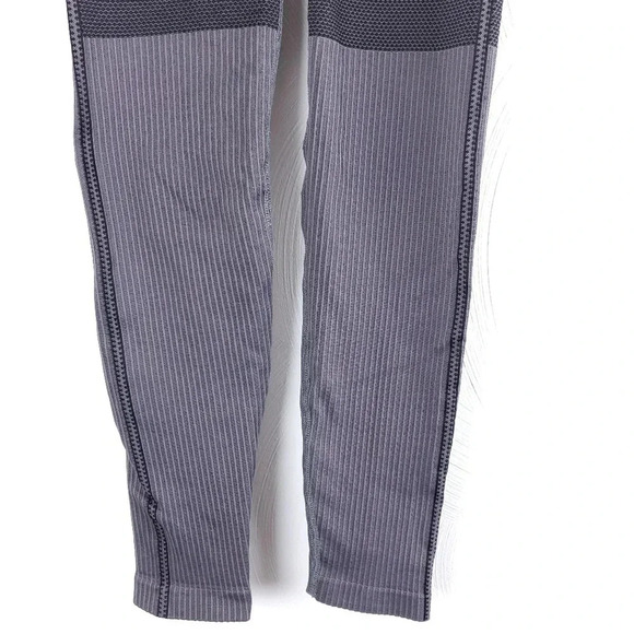 Athleta Flurry colorblock base layer S - Picture 3 of 9